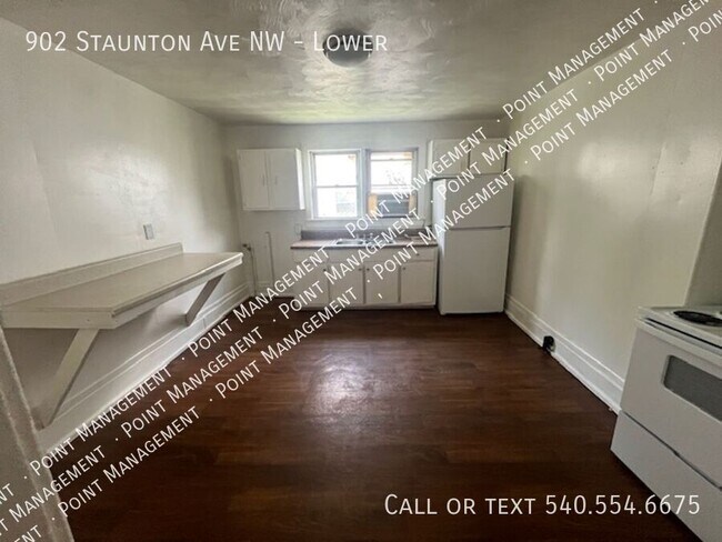 Foto del edificio - 902 Staunton Ave NW