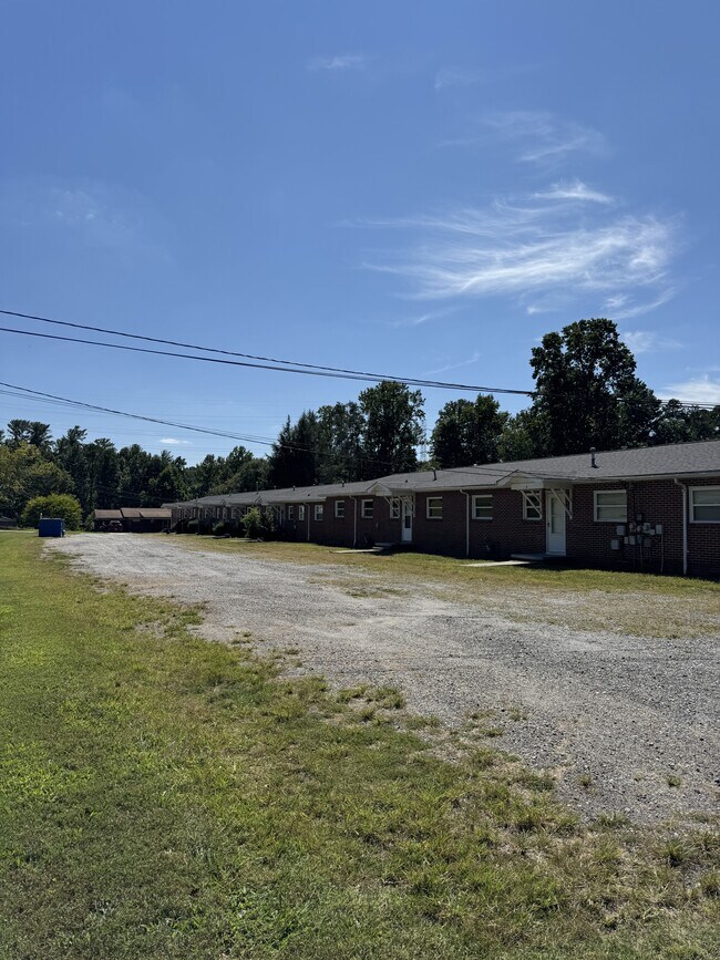 Foto del edificio - 3309 Clarence Towery Cir