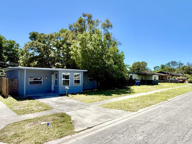 Building Photo - 4518 9th Ave S