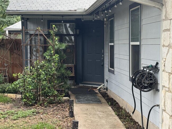 Foto del edificio - 5814 Shreveport Dr