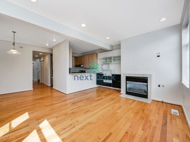 Building Photo - Newly Remodeled 3 Bed 3 Bath for Rent!