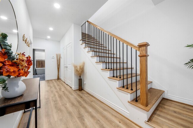 Foto del edificio - 5214 Sherman St