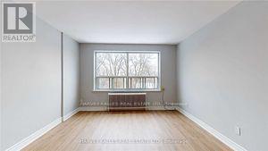 Building Photo - 2-B2 Greentree Ct