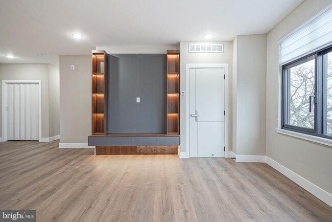Building Photo - 4432 Wingate St