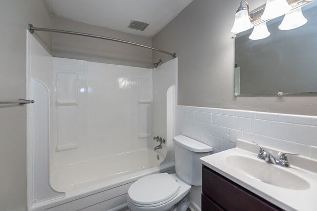 Building Photo - Hilton Village Townhomes