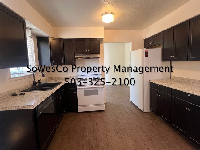 Foto del edificio - Aztec 3 Bedroom 2 Bath Home