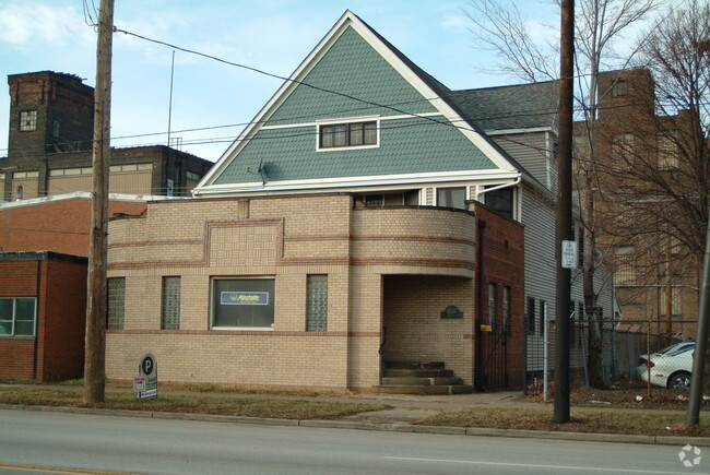 Building Photo - 4237 St Clair Ave