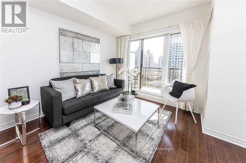 Photo principale - 385 Prince of Wales Dr