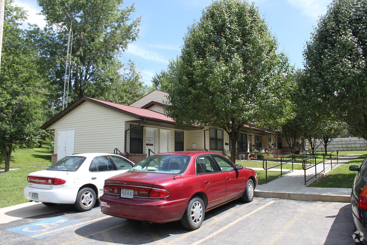 Building Photo - Warrenton Apartments I & II