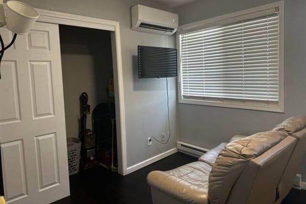 Foto del edificio - 607 N Franklin Ave