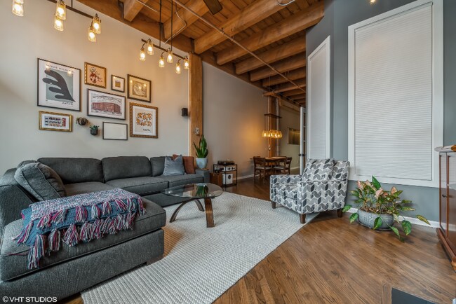 Foto del edificio - 616 W Fulton St