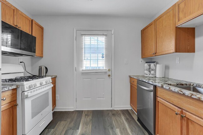 Building Photo - Brookhaven’s Most Desirable Neighborhood