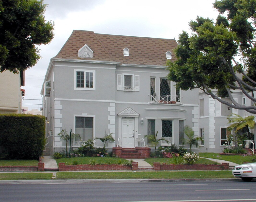 Building Photo - 9366 W Olympic Blvd