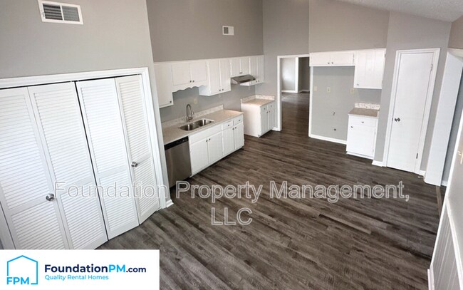 Foto del edificio - 8224 Timber Hill Trail