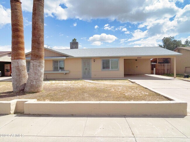 Building Photo - 2027 N 66th Dr