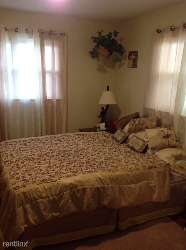 Foto del edificio - 3 br, 1 bath House - 129 Beechwood Avenue