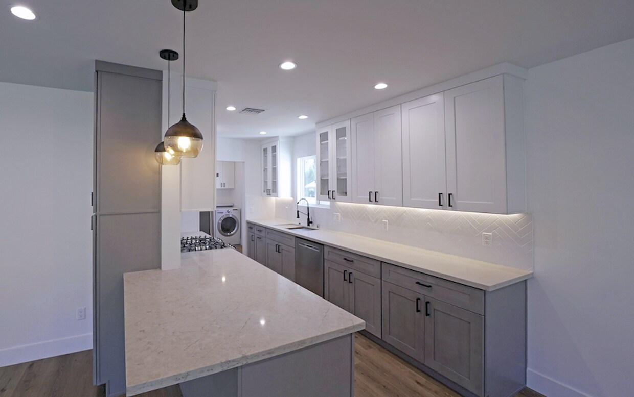 8045 Darby Ave Unit House, Los Angeles, CA 91335 Room for Rent in Los