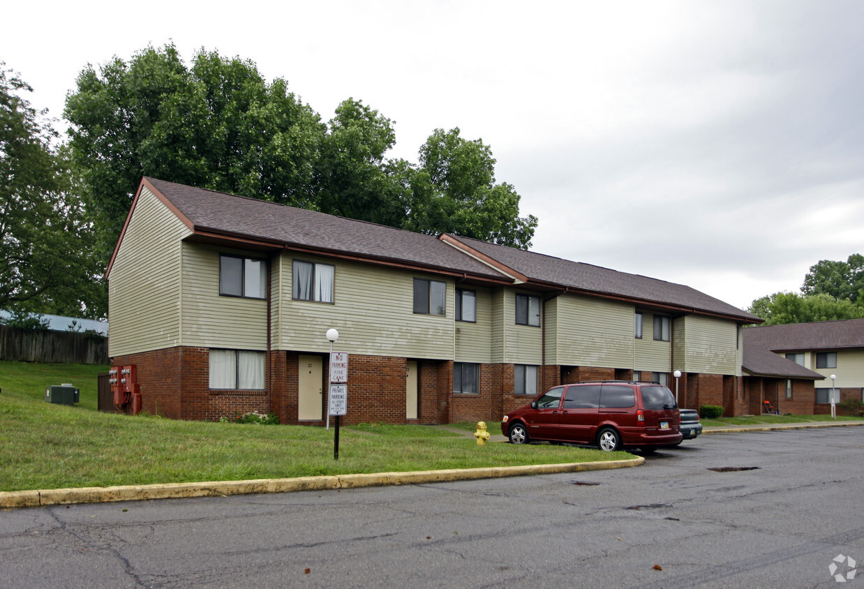 Building Photo - Newark Townhomes