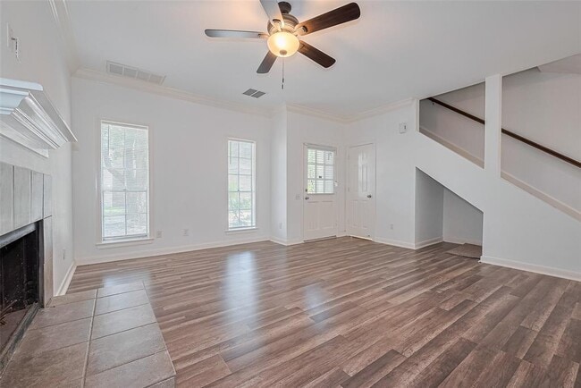 Building Photo - 11710 Southlake Dr