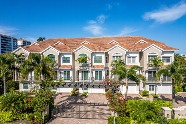 Foto del edificio - Vanderbilt Lagoon Villas Condominium