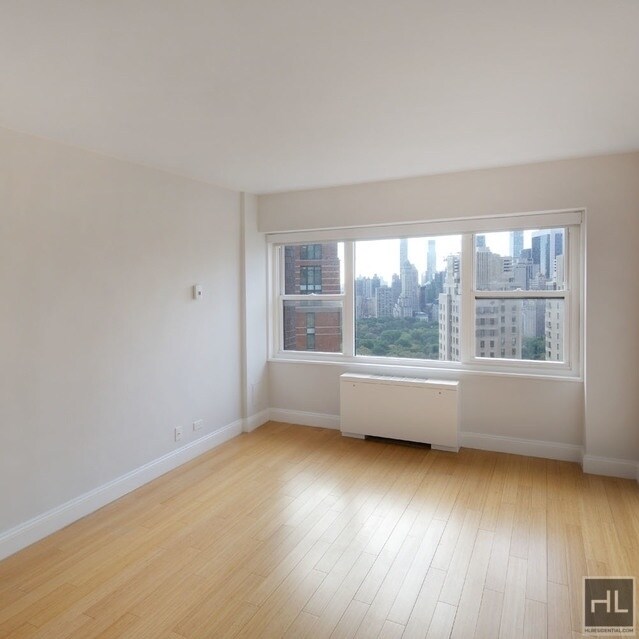 Building Photo - Spacious Manhattan apartment withmany amen...
