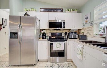 Building Photo - 836 Woodridge Cir