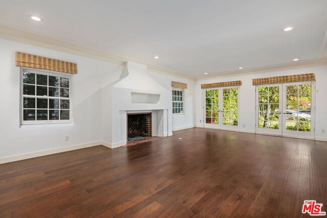 Foto del edificio - 139 S Anita Ave