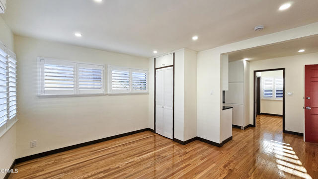 Foto del edificio - 1655 N Allen Ave