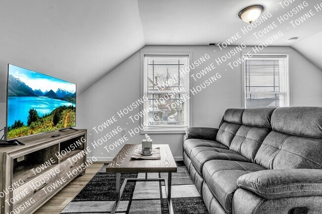 Foto del edificio - 240 Trenton Ave