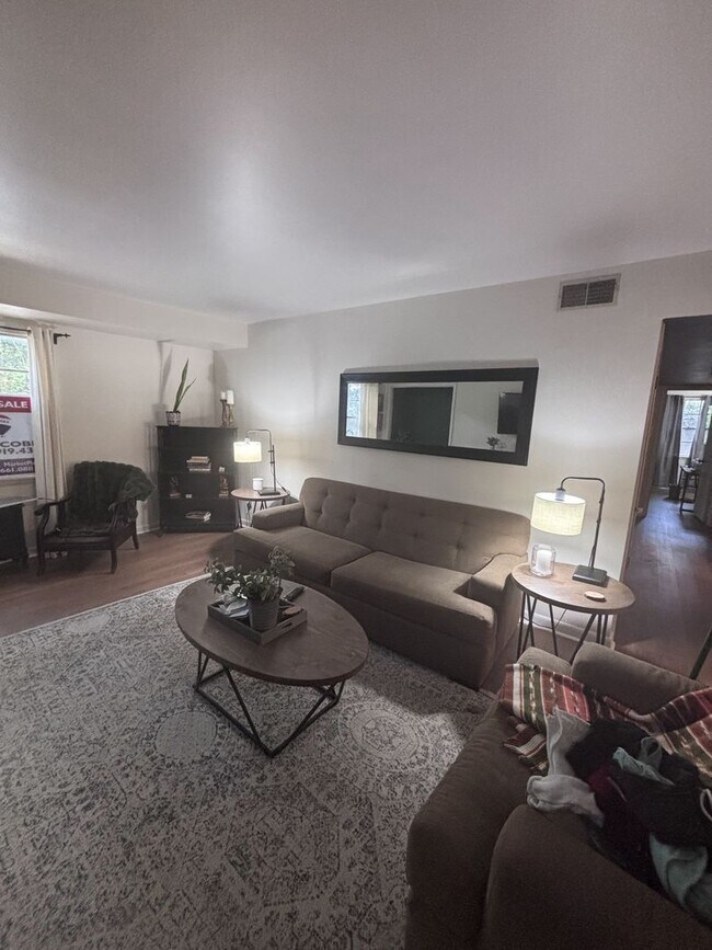 Foto del edificio - 2703 Southbury Cir