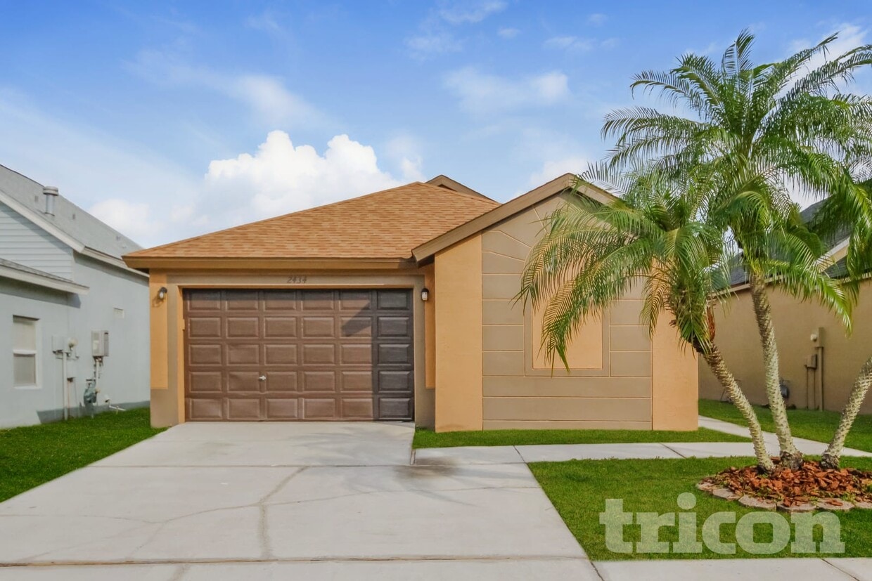 Foto principal - 2434 Sagemont Dr