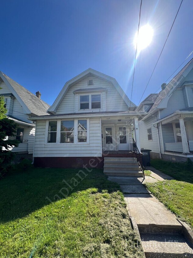 Primary Photo - 629 Clark Street