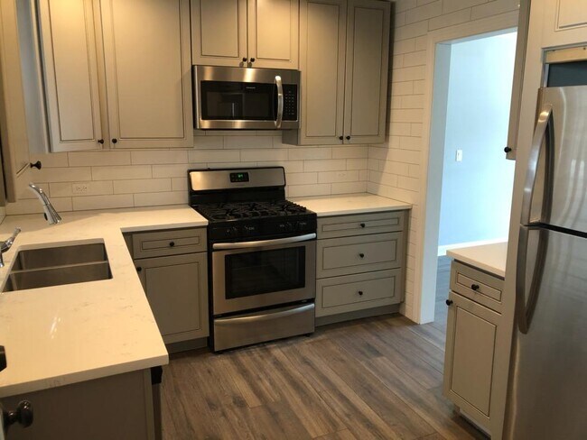 Foto del edificio - 523 Fairview Ave