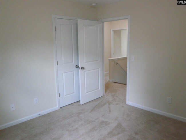 Building Photo - 133 Drakewood Dr