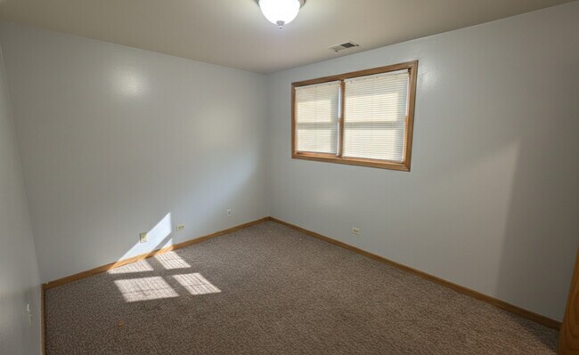 Foto del edificio - 445 W 37th St