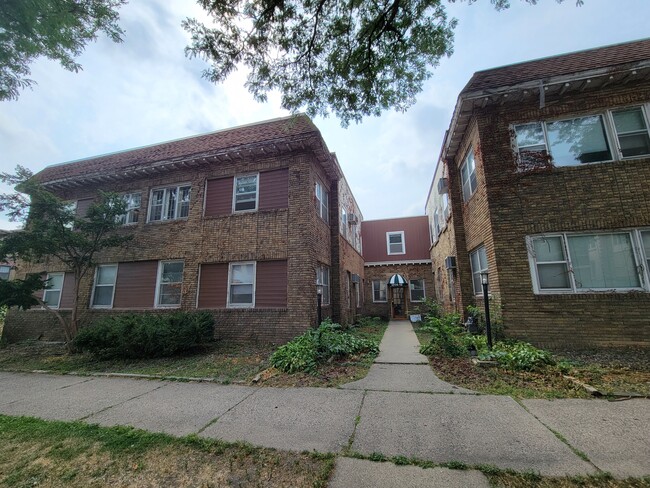 Building Photo - 2518 Emerson Ave S
