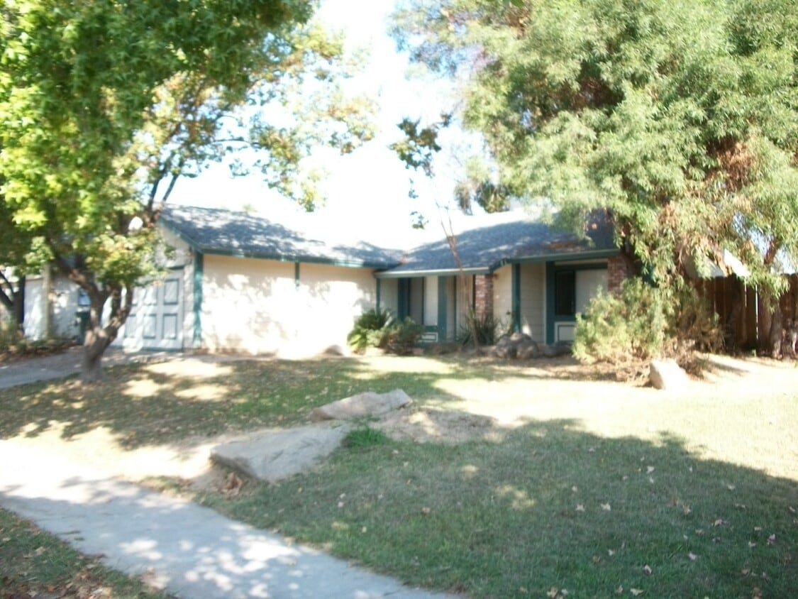 3 Bedroom / 2 Bath House - 3 Bedroom / 2 Bath House