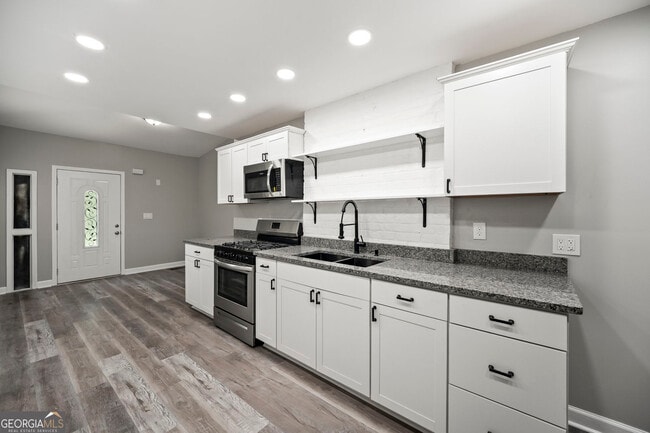 Building Photo - 1126 Briarcliff Pl NE