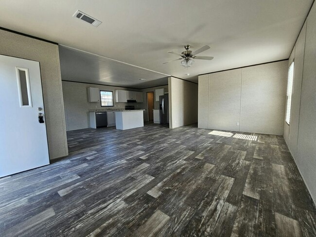 Foto del edificio - 6591 Hidden Oaks Dr