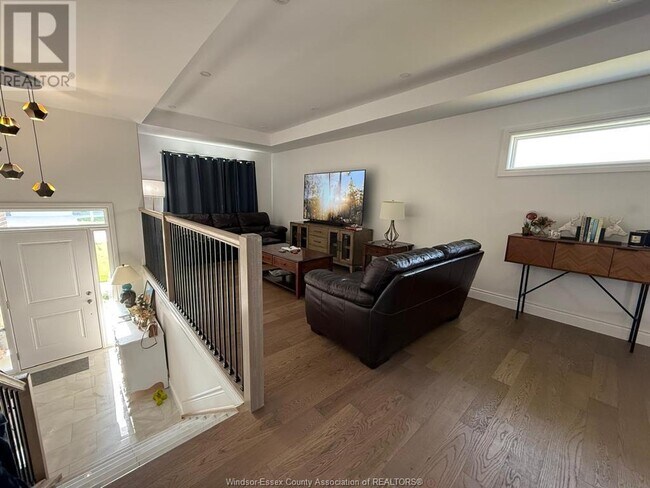 Building Photo - 510 HARRIS