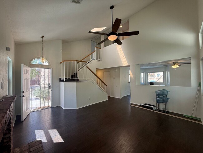 Building Photo - Lancaster 3 Bedroom + 2 Bathroom