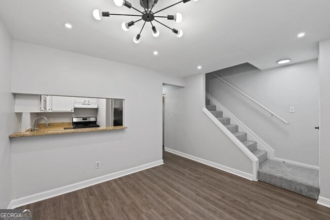 Foto del edificio - 741 Oak Dr