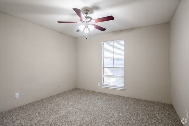 1BR, 1BA -668SF - Heights 2121