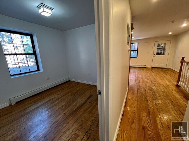Foto del edificio - 789 Greene Ave