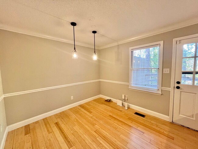 Building Photo - Newly Remodeled 2BD, 2.5BA Raleigh Townhom...