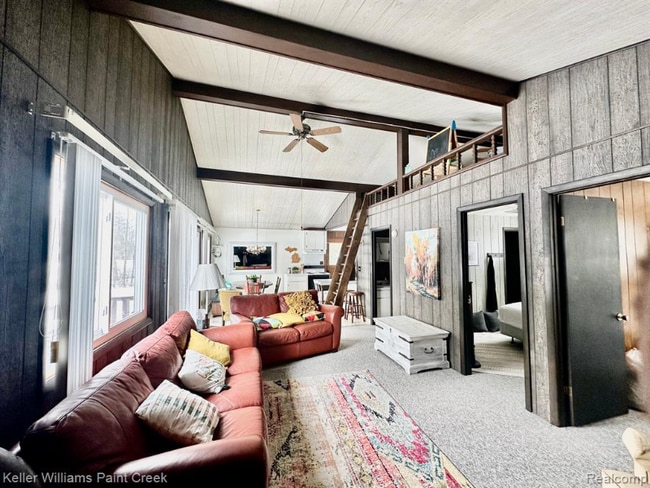 Building Photo - 7271 Woodland Dr