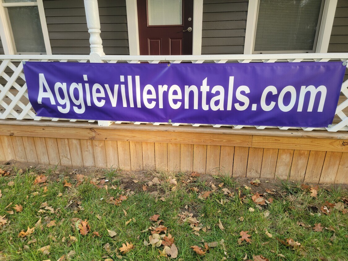 Primary Photo - 904 Bluemont Ave