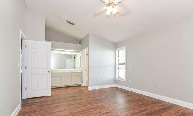 Building Photo - 3556 Raintree Way