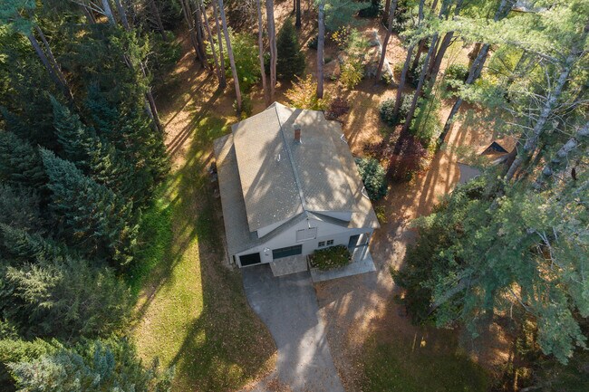 Foto del edificio - 7 Old Mill Rd