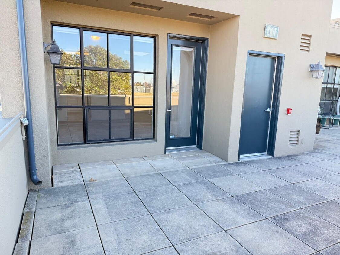 Foto principal - Stylish Rockridge Condo – Prime Location, ...